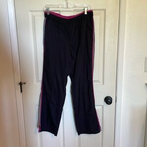 St. John’s Bay Active. Size L. 100% polyester